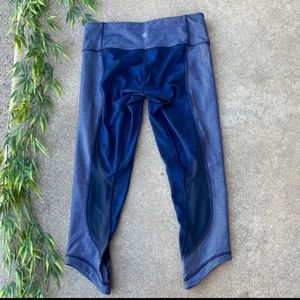 Lululemon Crop Performance Yoga Legging